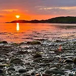 Tievemore - Connemara Bayfront Retreat *