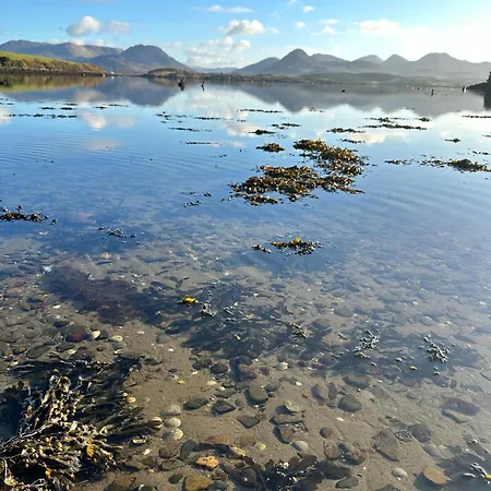 Holiday home Tievemore - Connemara Bayfront Retreat *