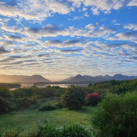 Tievemore - Connemara Bayfront Retreat Moyard