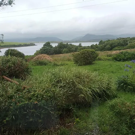 Tievemore - Connemara Bayfront Retreat Moyard