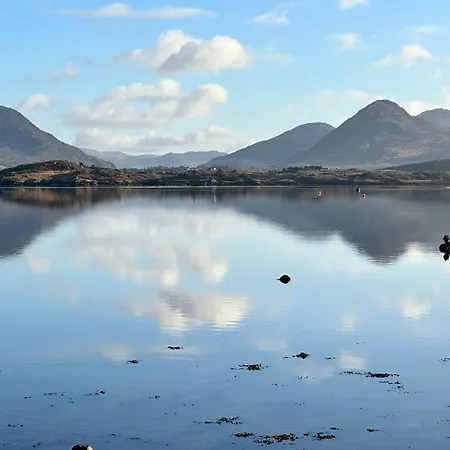 Tievemore - Connemara Bayfront Retreat * Moyard