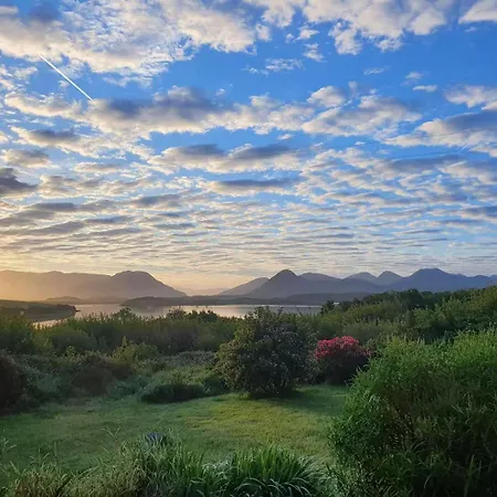 Tievemore - Connemara Bayfront Retreat * Moyard