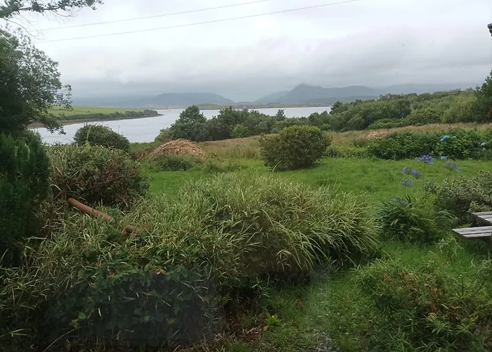 Tievemore - Connemara Bayfront Retreat Moyard