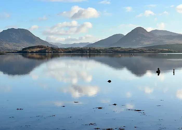 Tievemore - Connemara Bayfront Retreat * Moyard